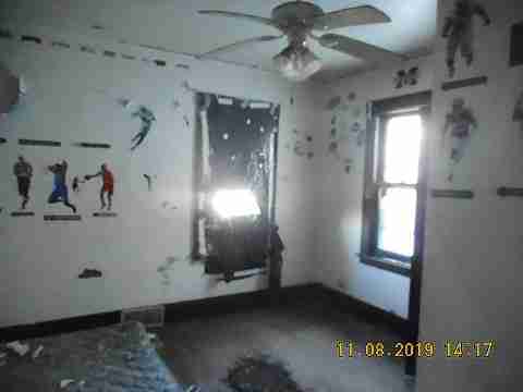 2251 Highland (40)_m.jpg